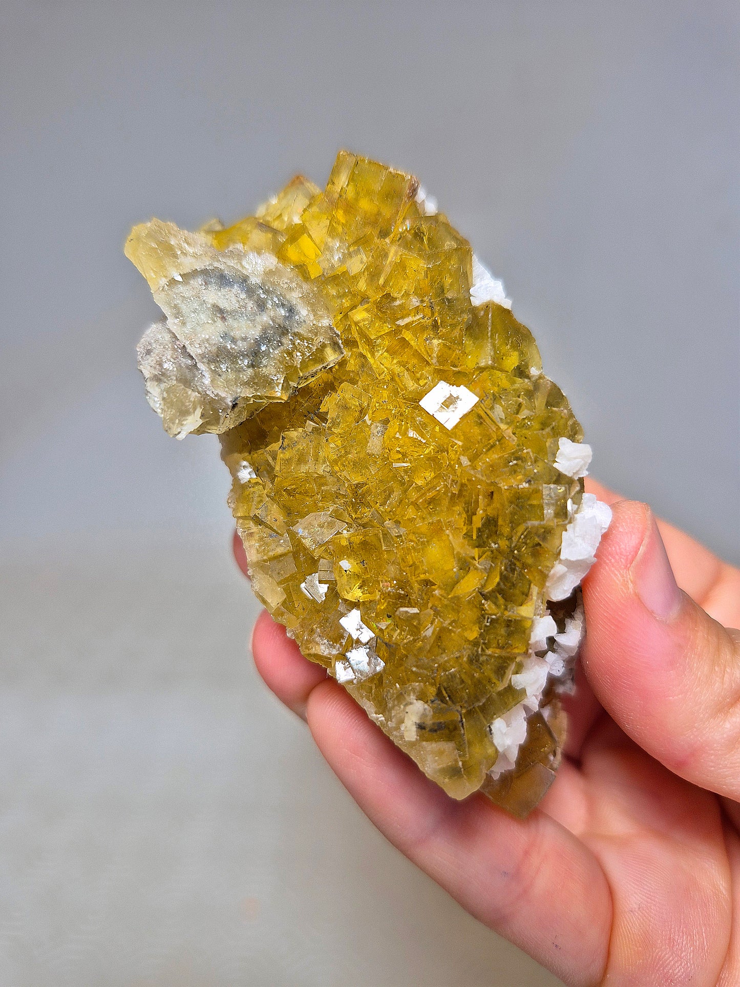 Fluorite Cubica Gialla con Dolomite