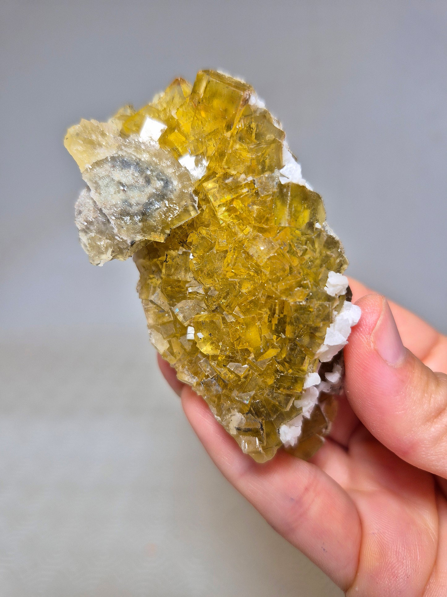 Fluorite Cubica Gialla con Dolomite