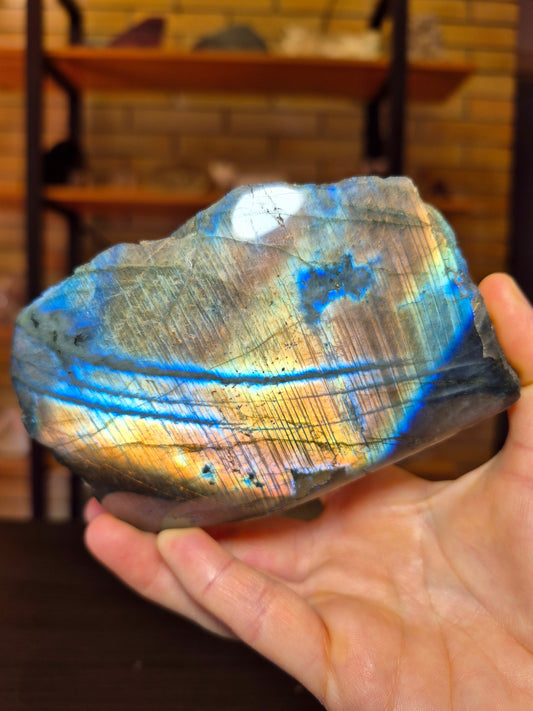 Forma Libera di Labradorite Semilucidata