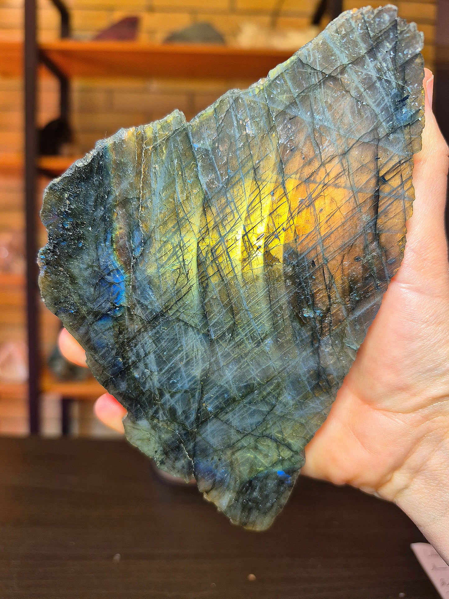 Forma Libera di Labradorite Semilucidata